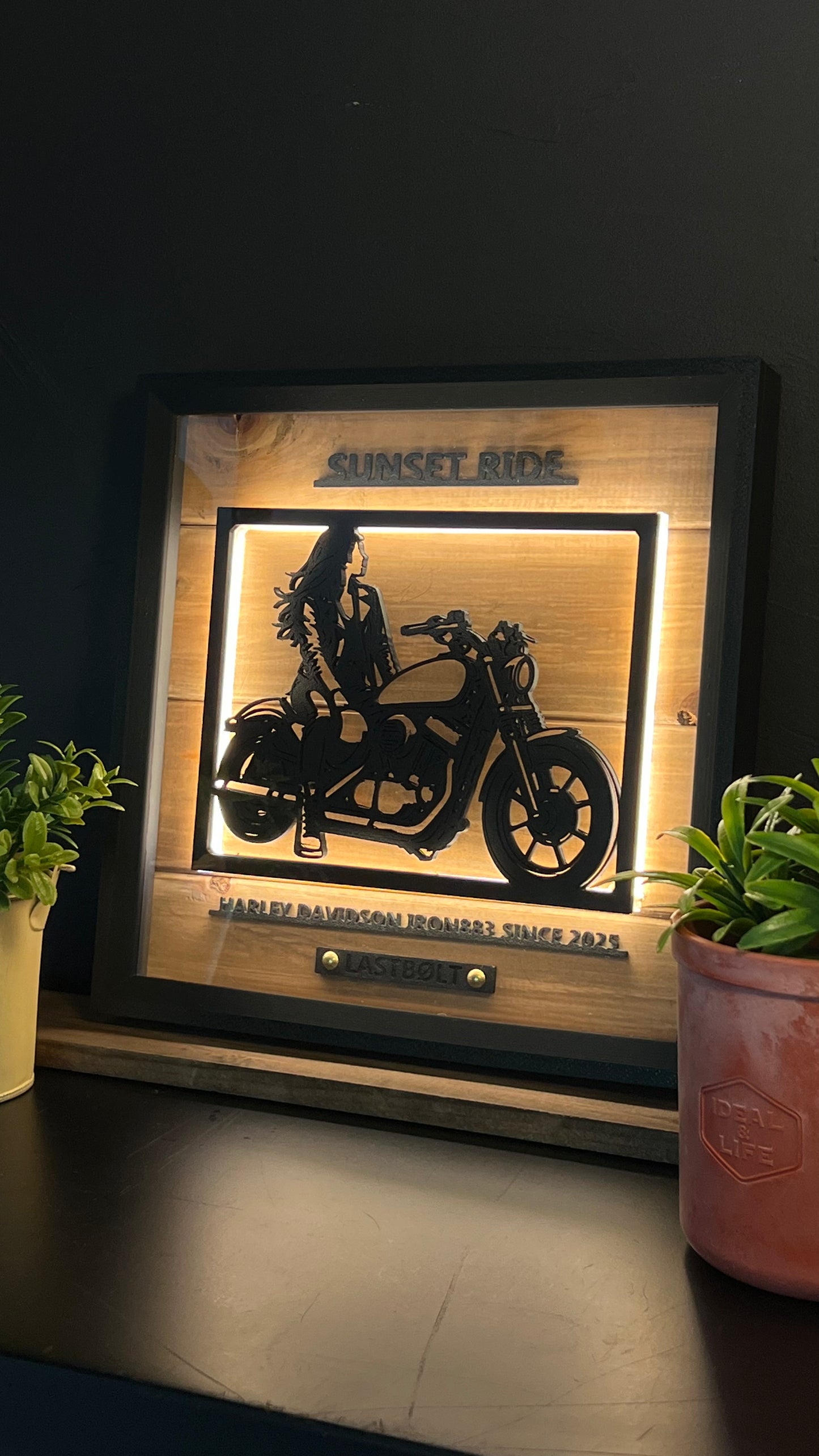 LASTBØLT Custom Memory Light Frame Art